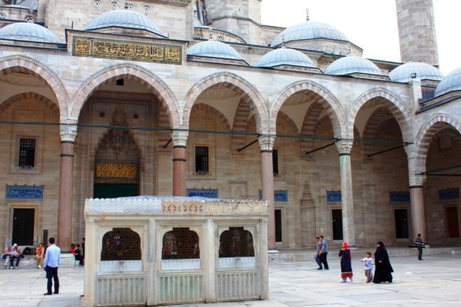 Dziedziniec wewnętrzny meczetu Sulejmana
