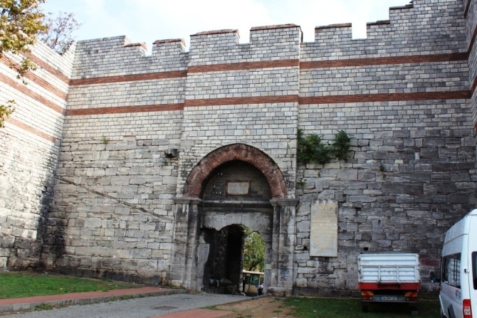 Brama Adrianopolska w Stambule