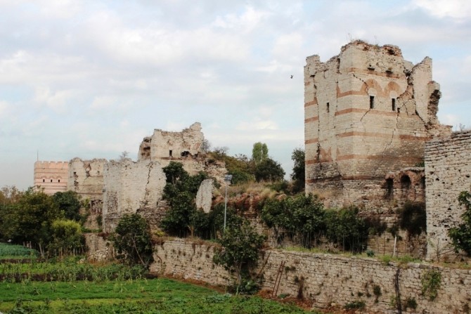 Mury Teodozjusza w Stambule