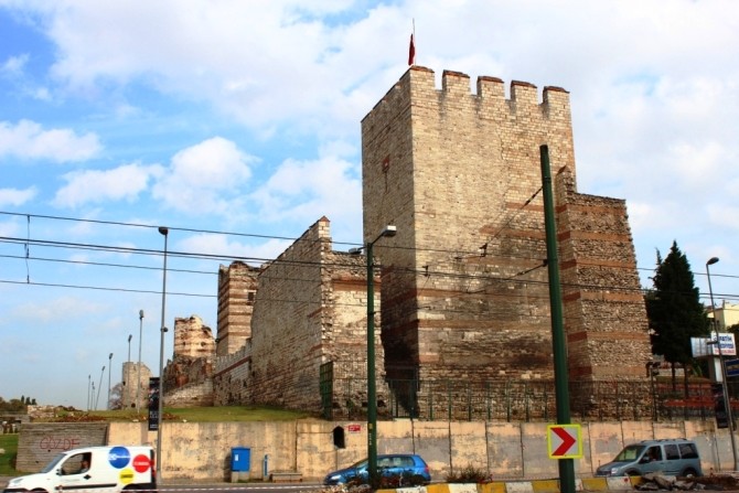 Mury Teodozjusza w Stambule