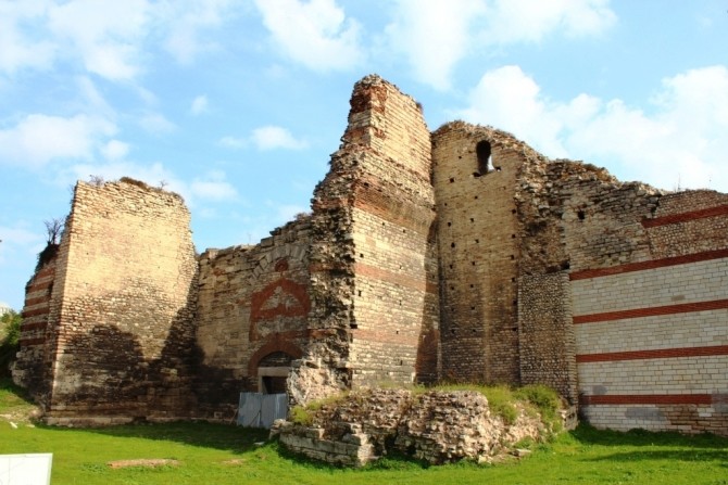 Mury Teodozjusza w Stambule