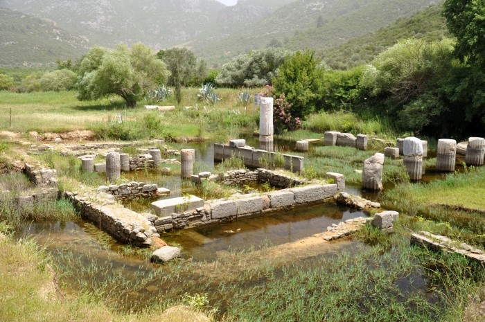 Ruiny świątyni Apollina w Klaros