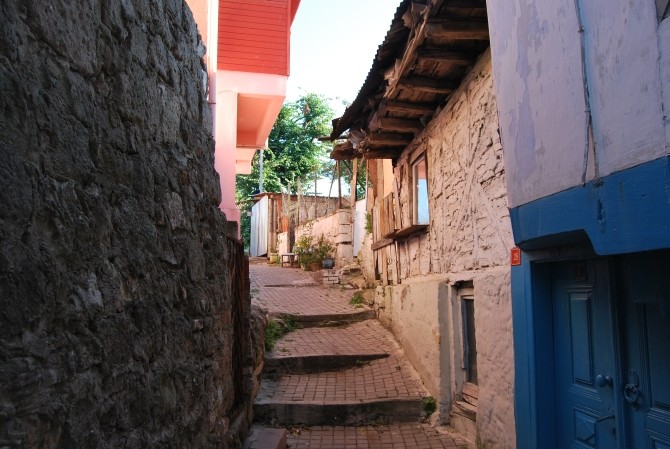 Uliczka na terenie twierdzy w Amasrze