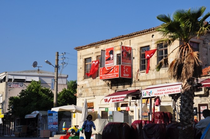 Siedziba partii MHP (Milliyetçi Hareket Partisi) w Foçy