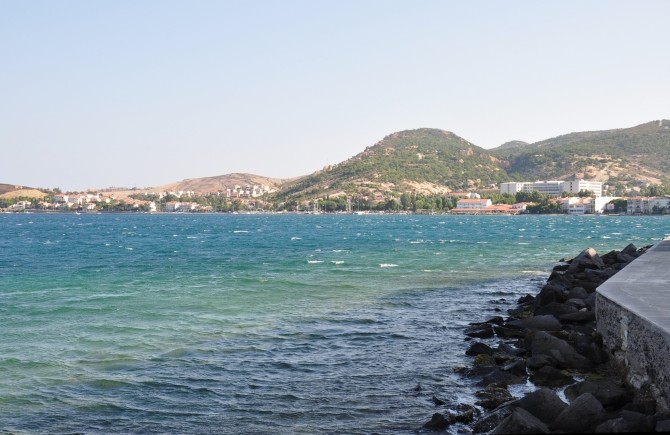 Wody zatoki Küçükdeniz
