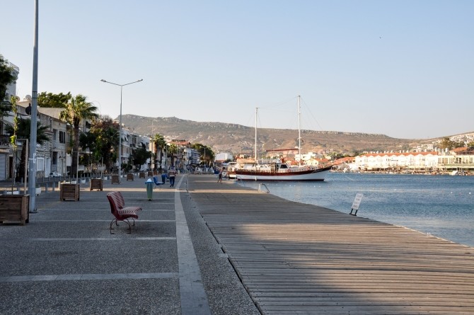 Promenada przy zatoce Küçükdeniz