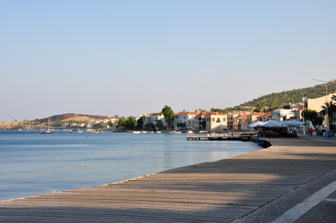 Promenada przy zatoce Küçükdeniz
