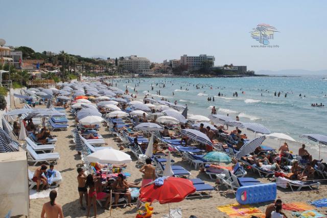 Ladies Beach - zawsze tłumnie oblegana przez turystów