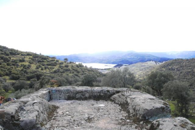 ta kamienna wanna służyła do przechowywania wina