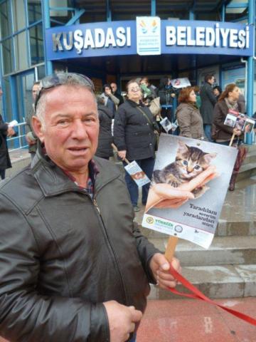 Ten człowiek stracił dwa koty